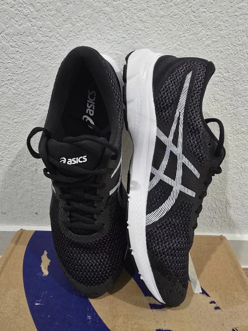ASICS Gel Kumo Men's  Black Running Shoes with White Accent